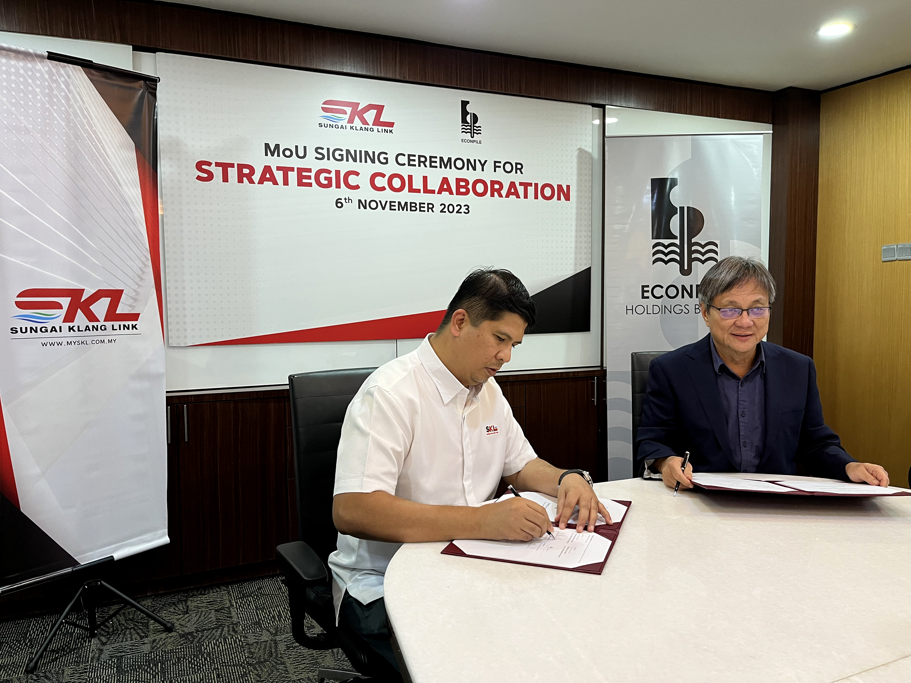 On 7th November 2023, SKL signed an MOU with Econpile to carry out                                         construction works for an elevated highway project proposed by SKL to the government.  Datuk Hj Nazri Ismail,                                         MD of Sungai Klang Link (SKL) signed the MOU with Mr Pang Sar,the Group CEO of Econpile.
